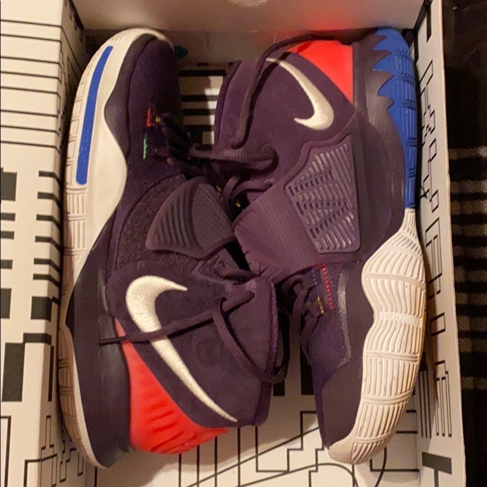 Kyrie Irving basketball shoes